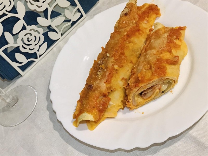 Италијански палачинки со мортадела и модар патлиџан