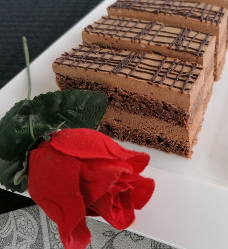 Делимано роденденска чоколадна торта