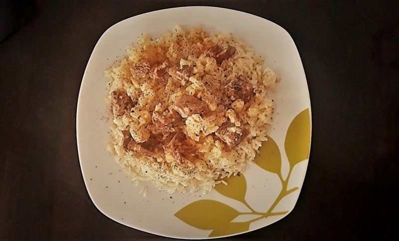 Варен ориз со мисиркино месо и карфиол