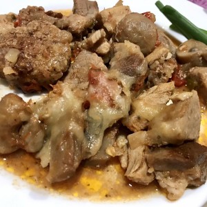 Селско месо(со три видови месо и печурки)