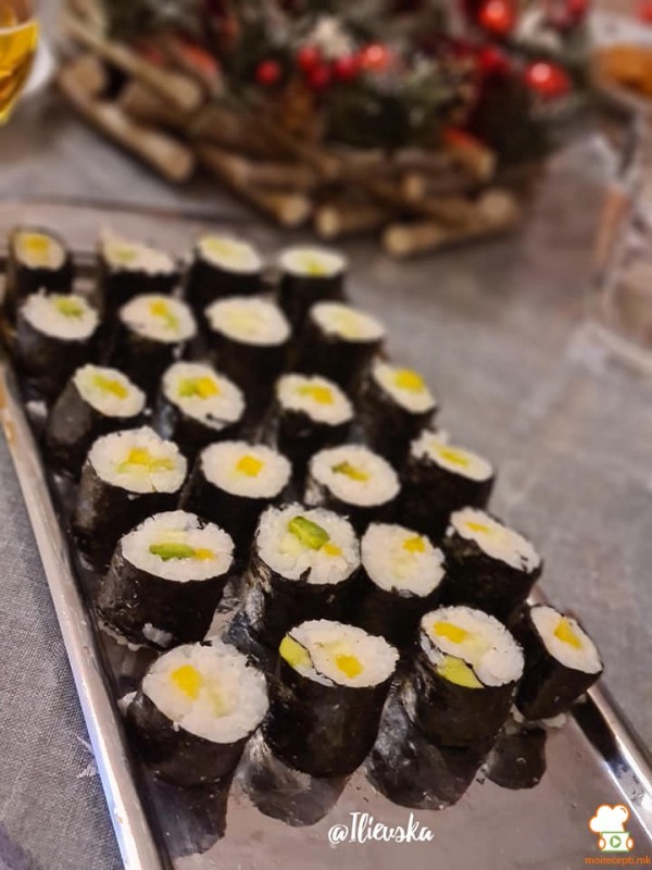 Суши со балсамико прелив