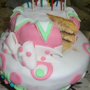 Роденденска торта со многу филови