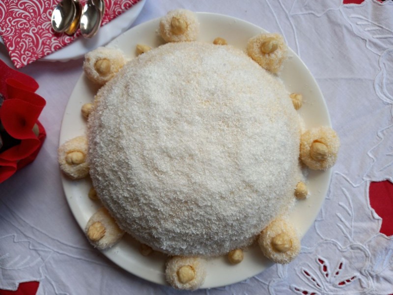 Рафаело колач со палачинки