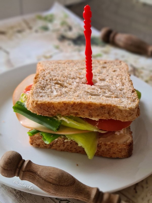 Пролетен сендвич со зеленчук