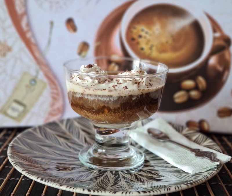 Афогато - жешко кафе со сладолед
