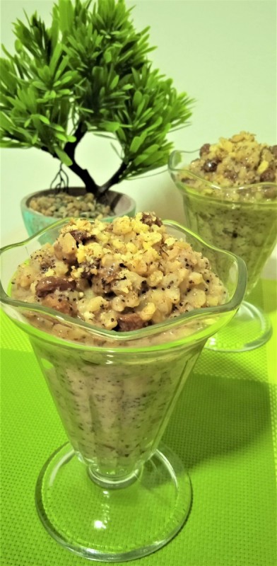 Десерт со пченица, афион, ореви и суво грозје (посно)