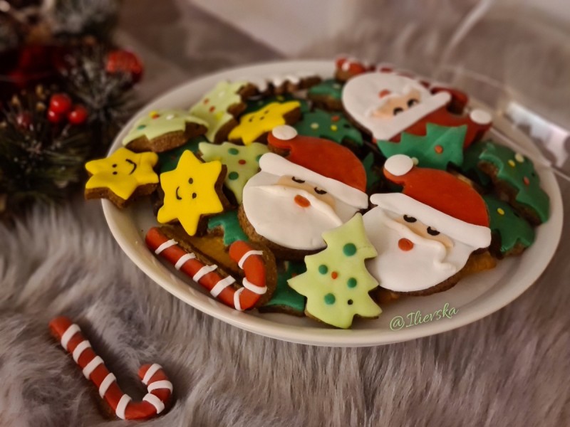 Божиќни колачиња со фондан