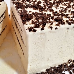 Кремаста чоко-ванила сладоледна торта