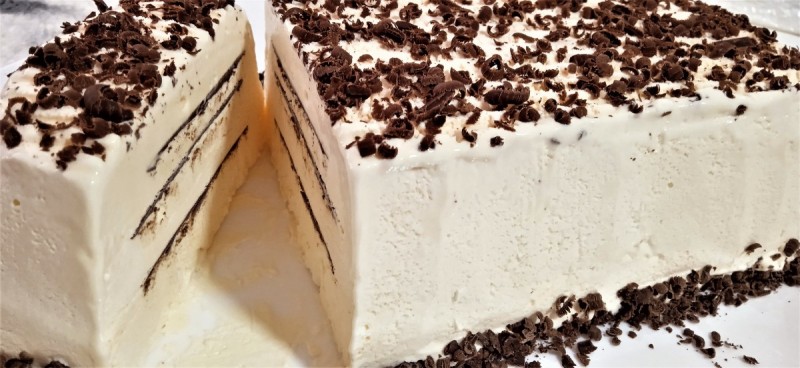 Кремаста чоко-ванила сладоледна торта
